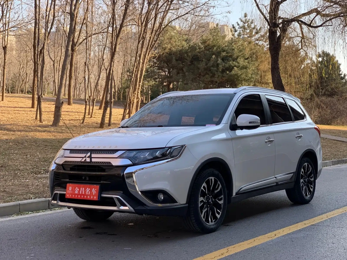 MITSUBISHI OUTLANDER  2019