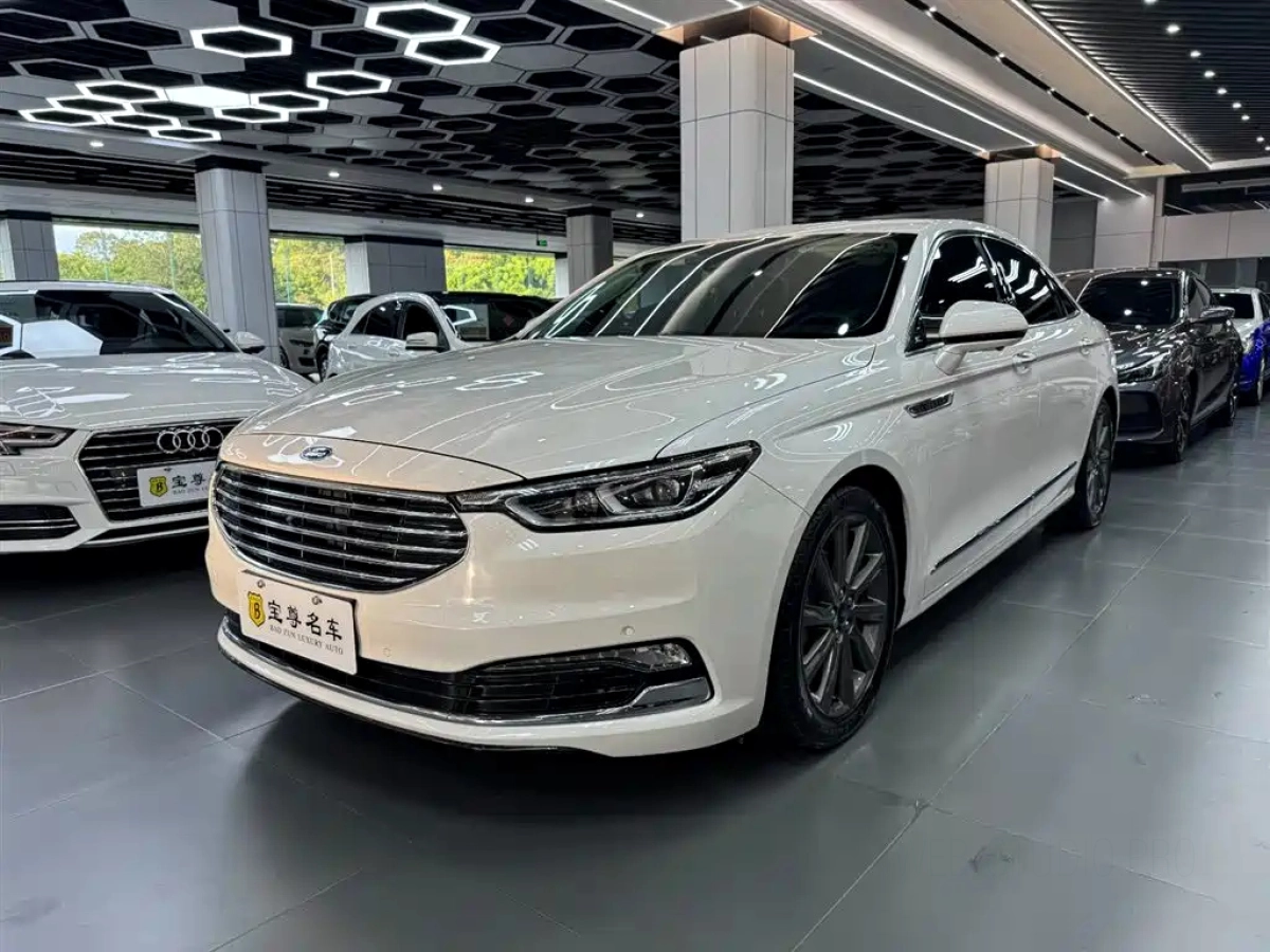FORD TAURUS  2019