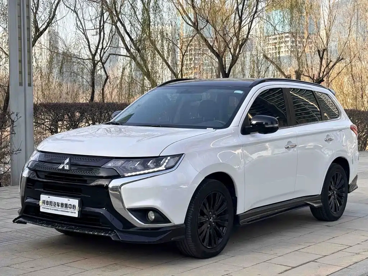 MITSUBISHI OUTLANDER  2023