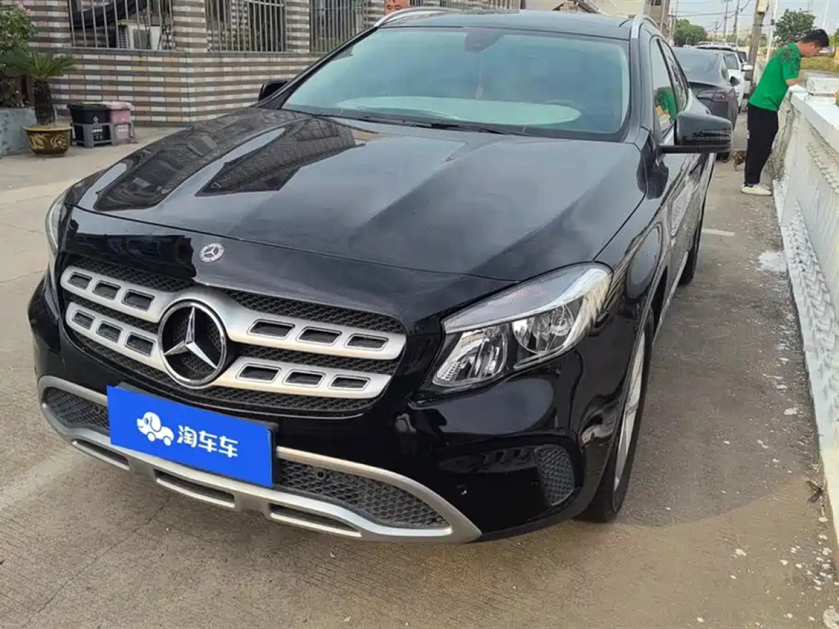 MERCEDES-BENZ GLA  2019