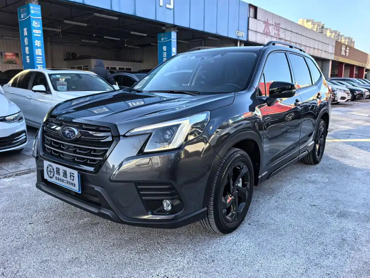 SUBARU FORESTER  2025
