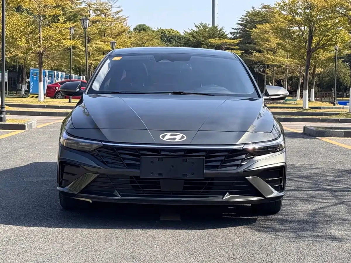 HYUNDAI ELANTRA
