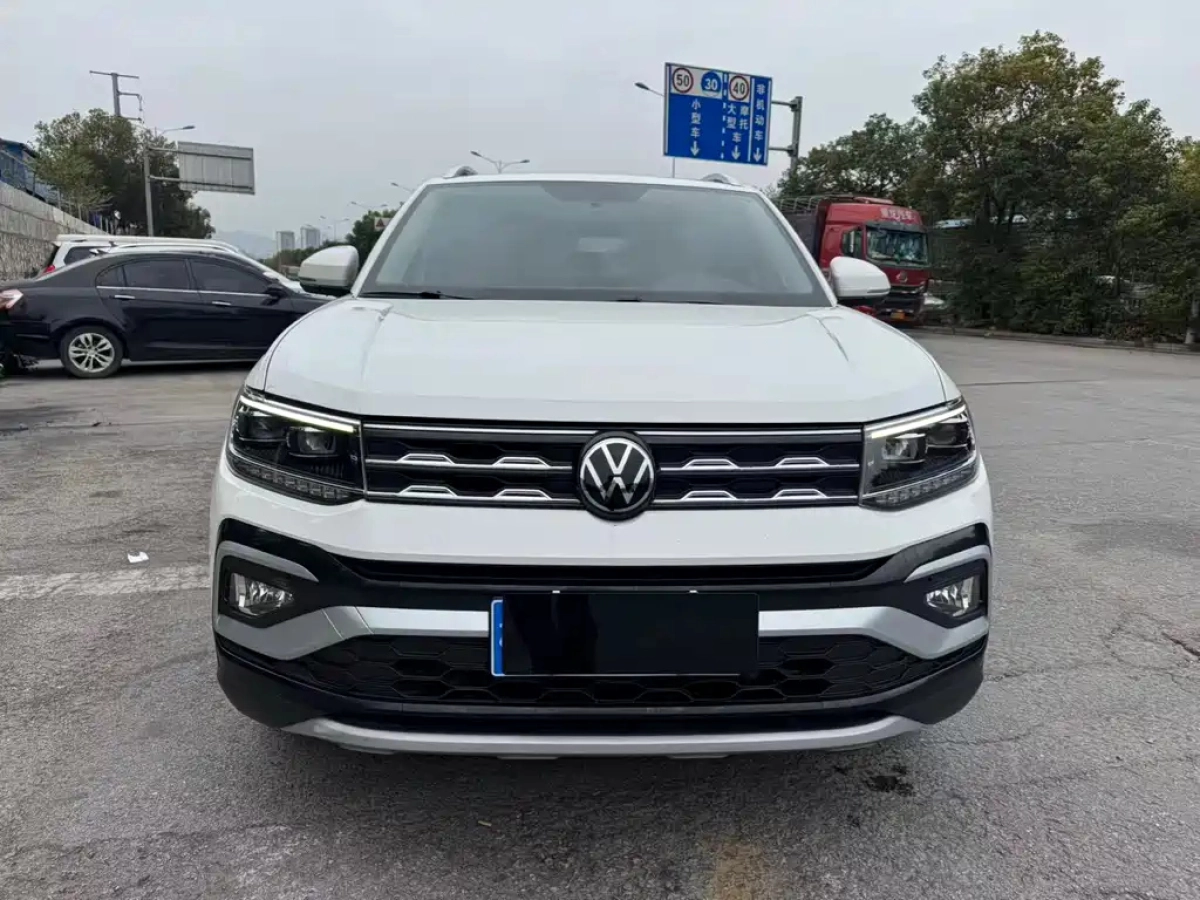 VOLKSWAGEN T-CROSS