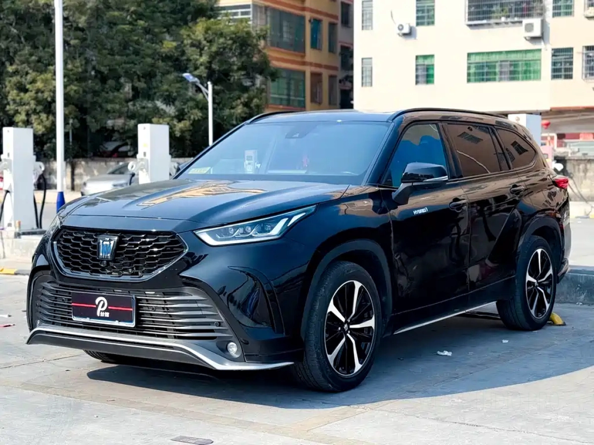 TOYOTA CROWN KLUGER  2022