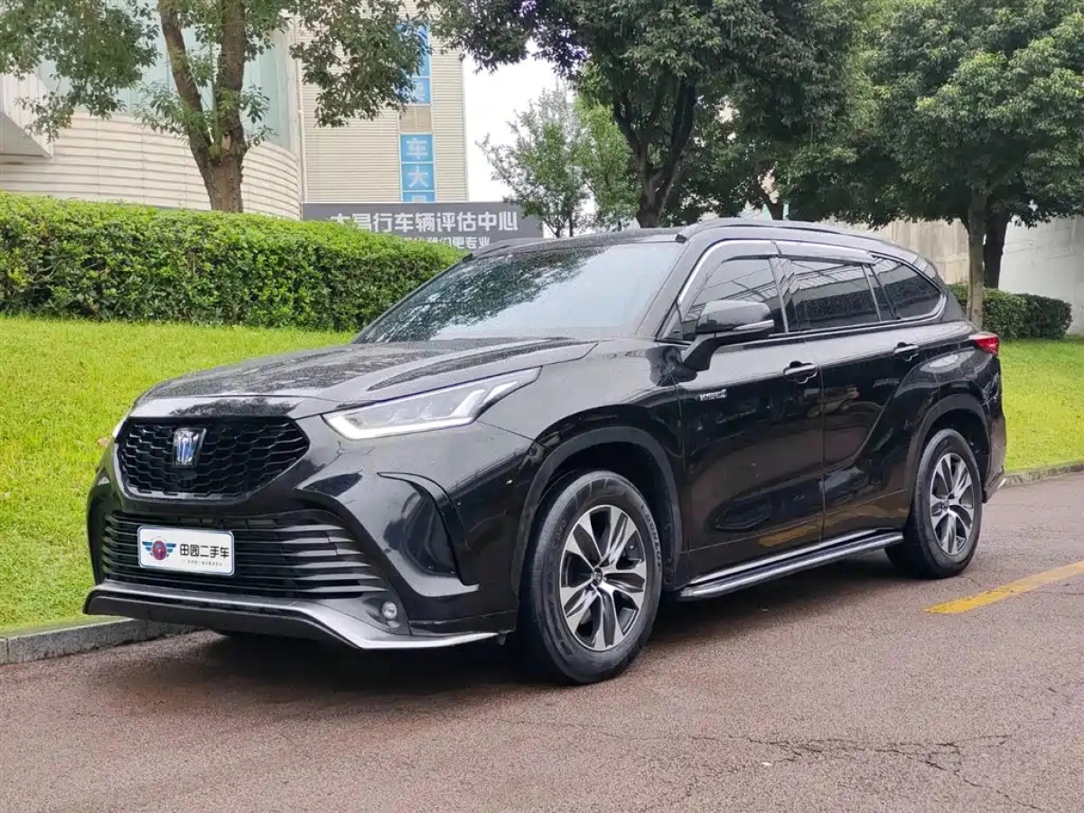 TOYOTA CROWN KLUGER  2022