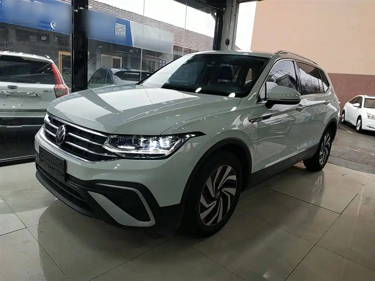 VOLKSWAGEN TIGUAN L  2023