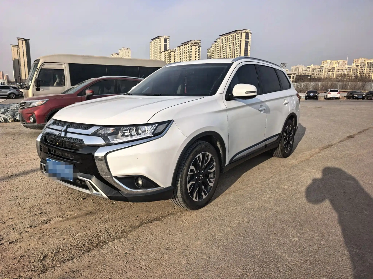 MITSUBISHI OUTLANDER  2021