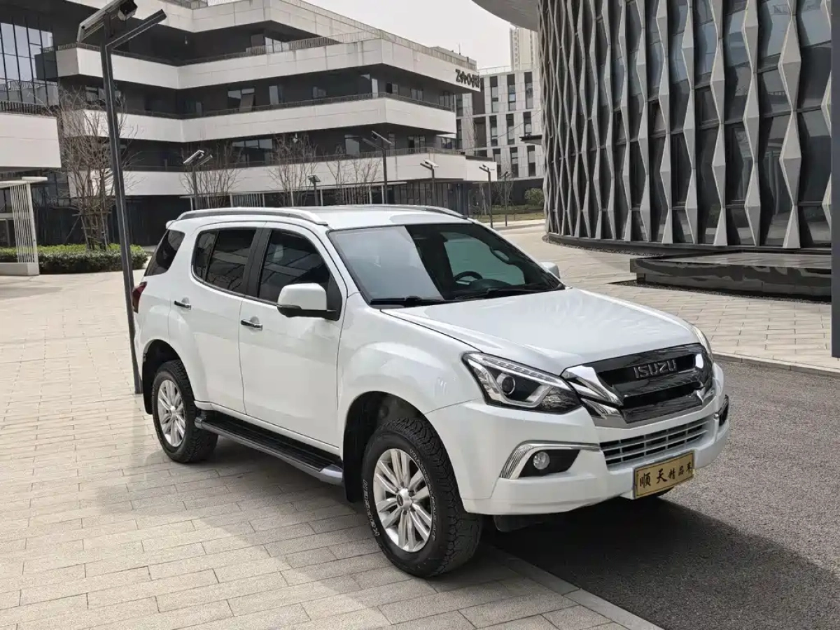 ISUZU MU-X
