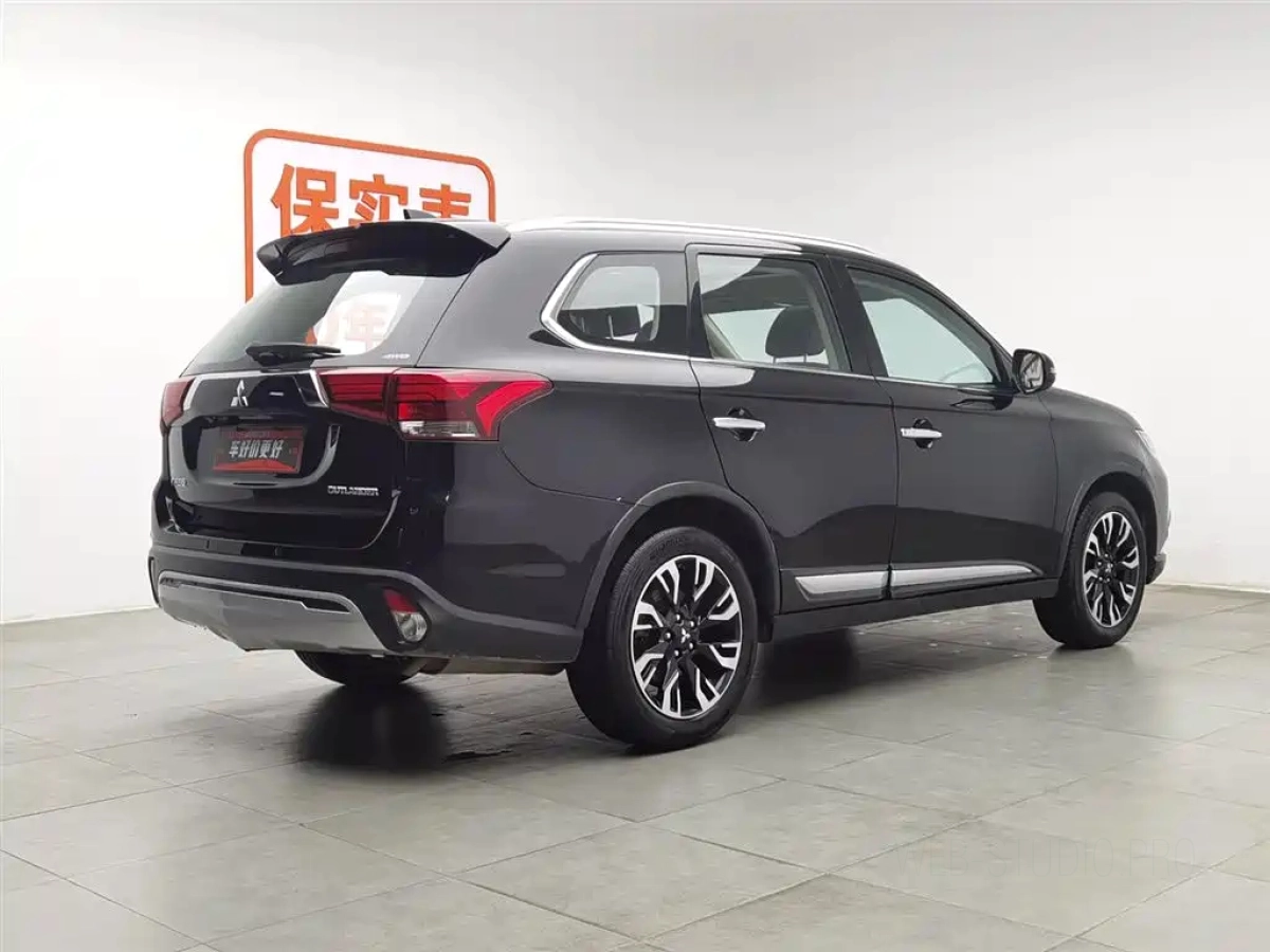 MITSUBISHI OUTLANDER