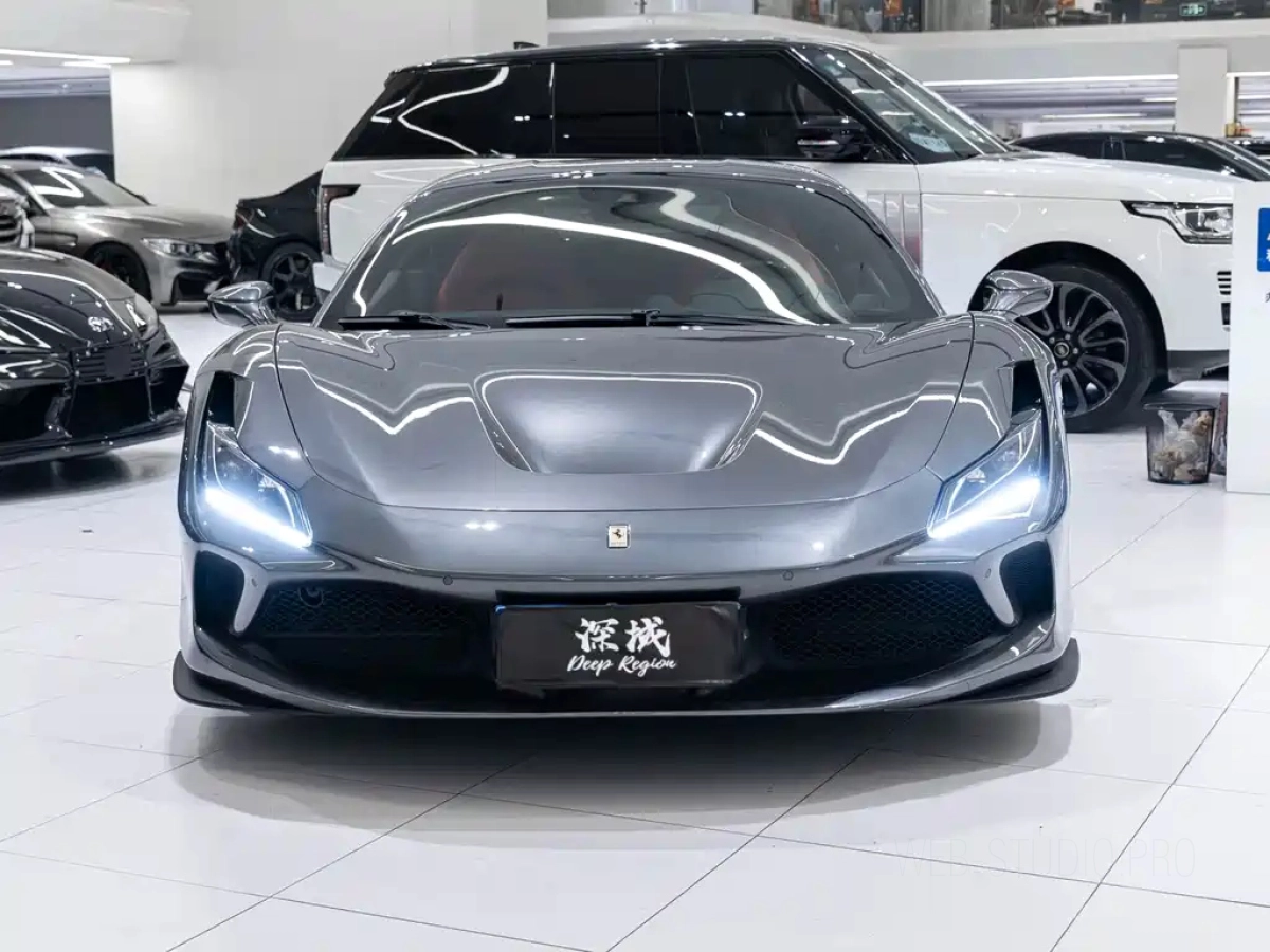 FERRARI F8