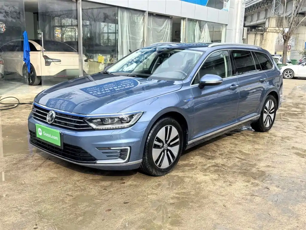 VOLKSWAGEN PASSAT VARIANT GTE