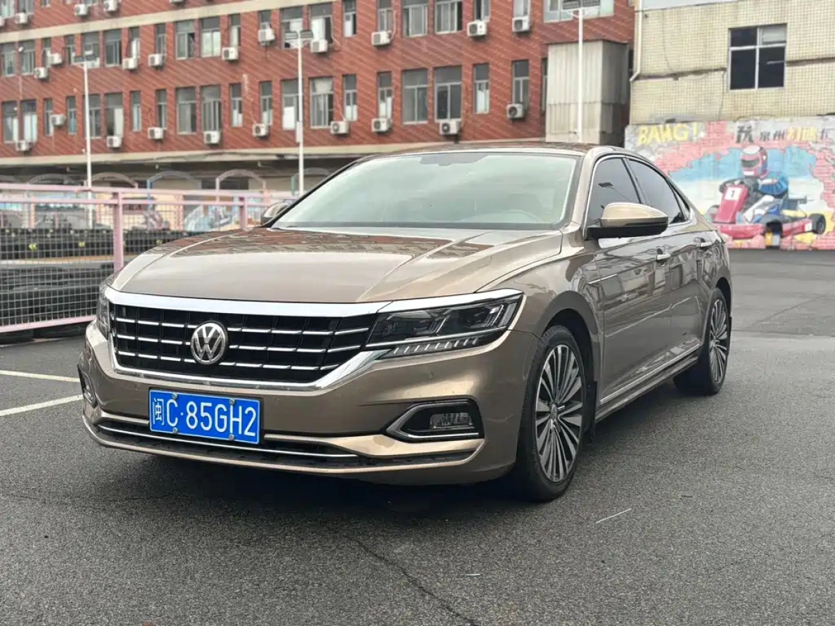 VOLKSWAGEN PASSAT  2019