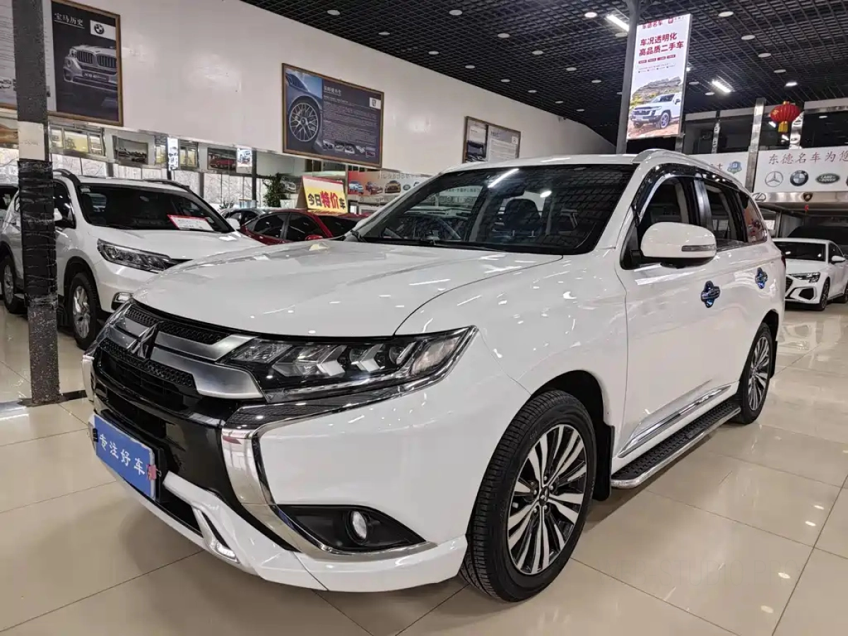 MITSUBISHI OUTLANDER  2021