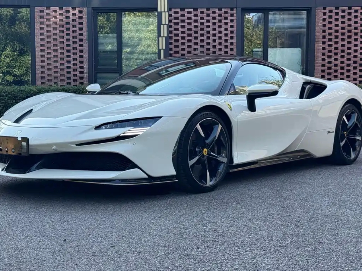 FERRARI SF90  2023