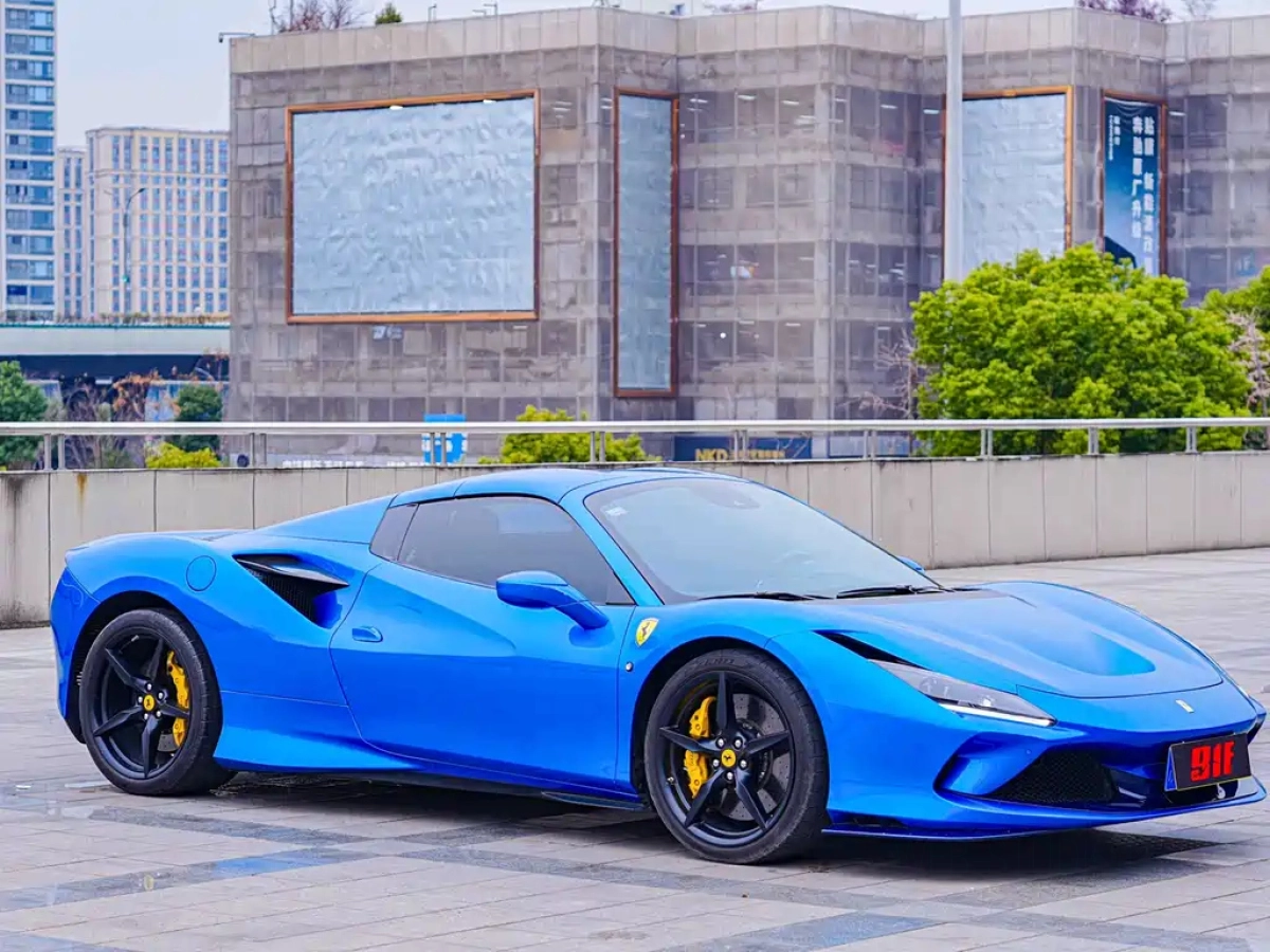 FERRARI F8