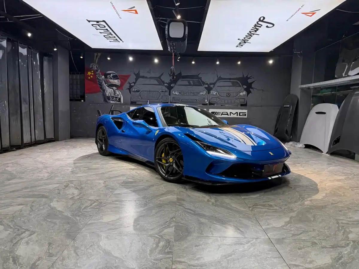 FERRARI F8