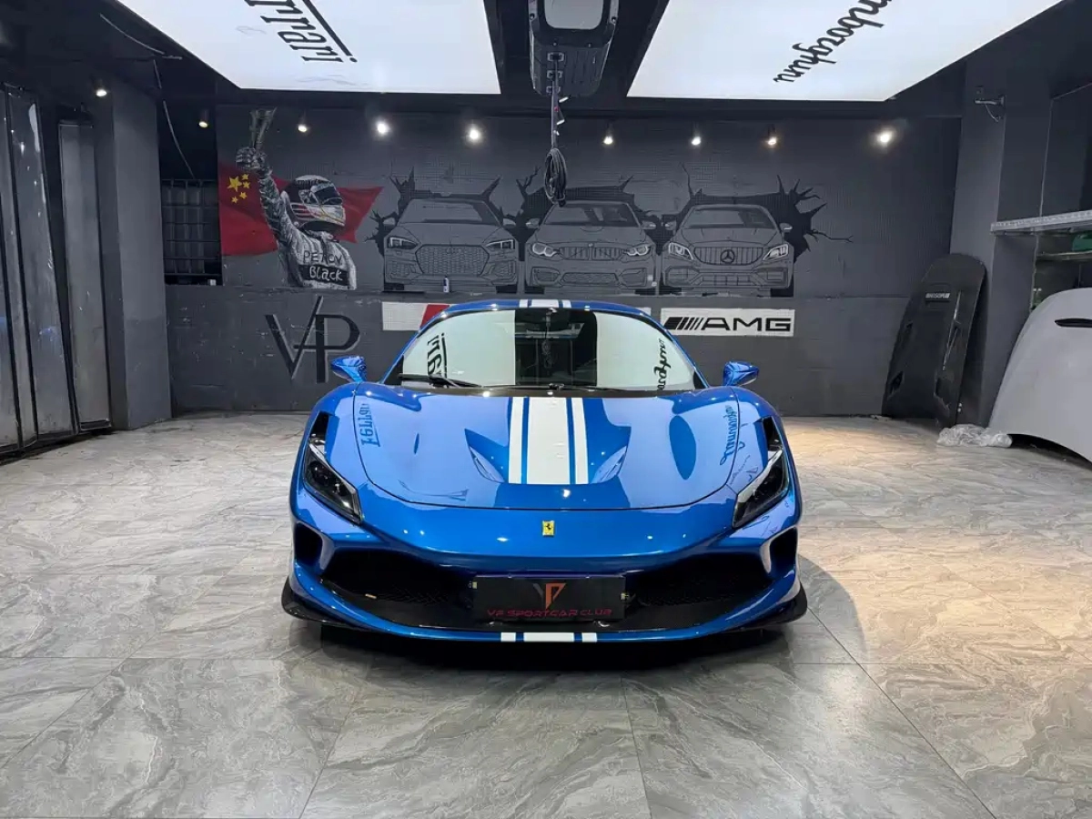 FERRARI F8