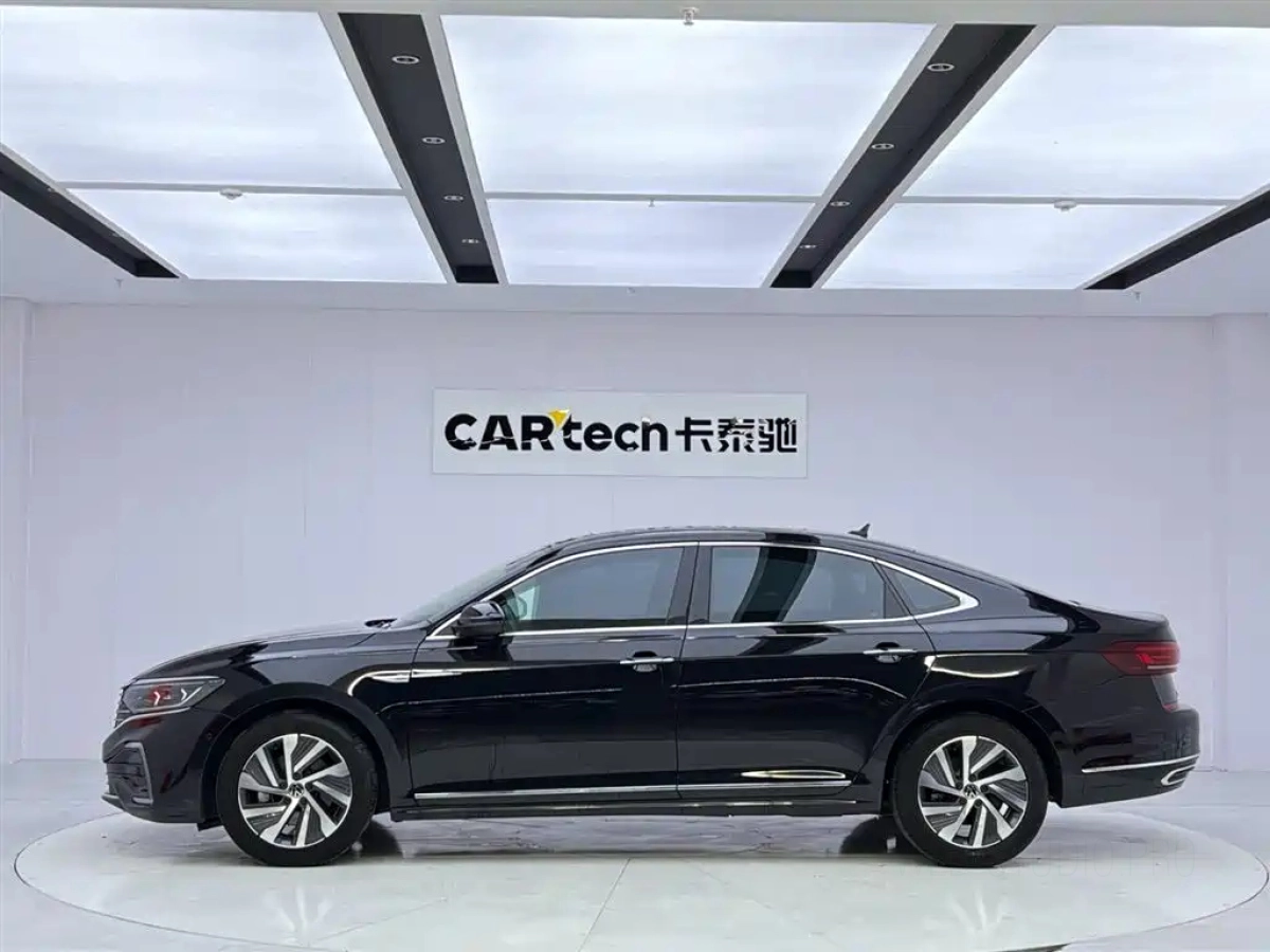 VOLKSWAGEN PASSAT NEW ENERGY