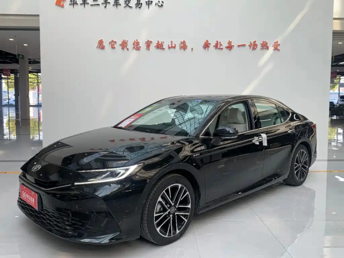 TOYOTA CAMRY  2025