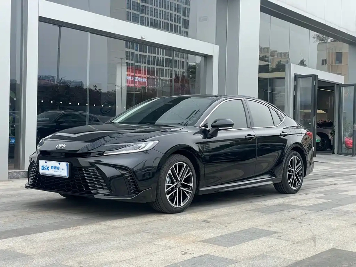 TOYOTA CAMRY  2025