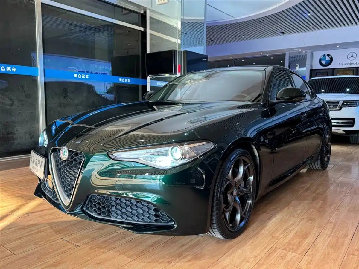 ALFAROMEO GIULIA  2021