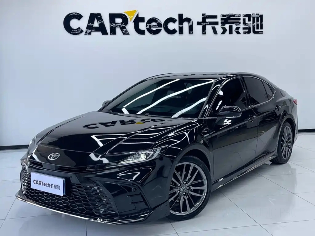 TOYOTA CAMRY  2025