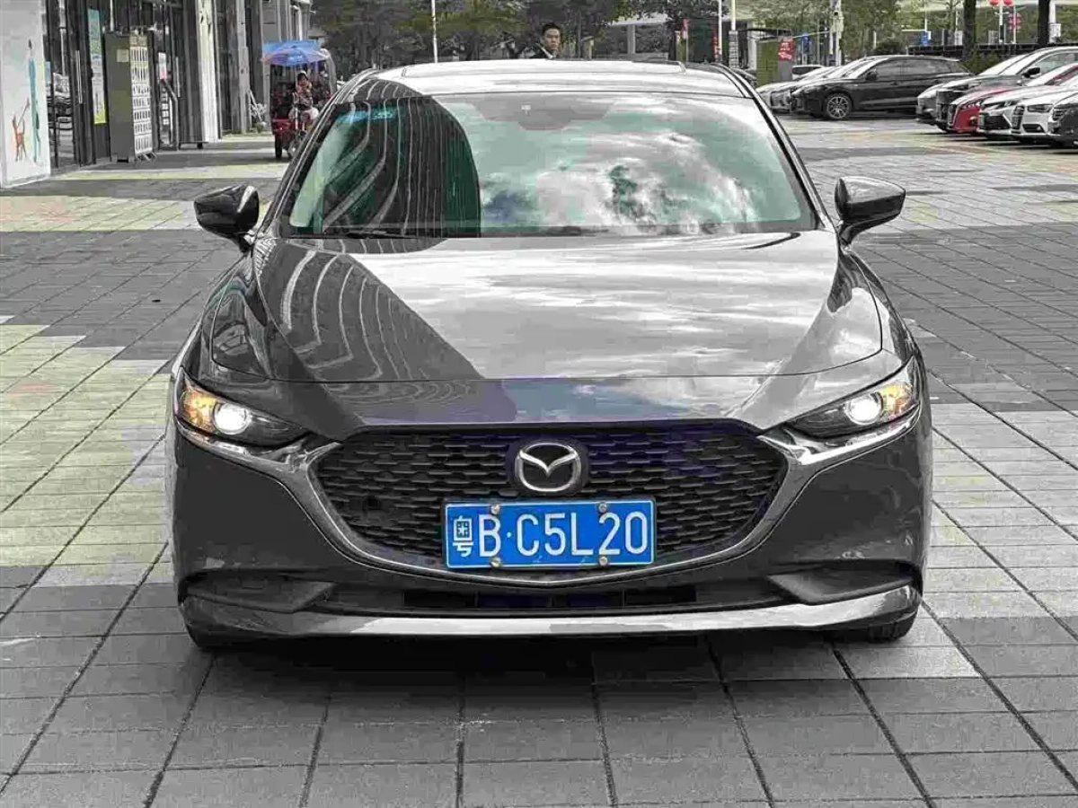 MAZDA 3 AXELA