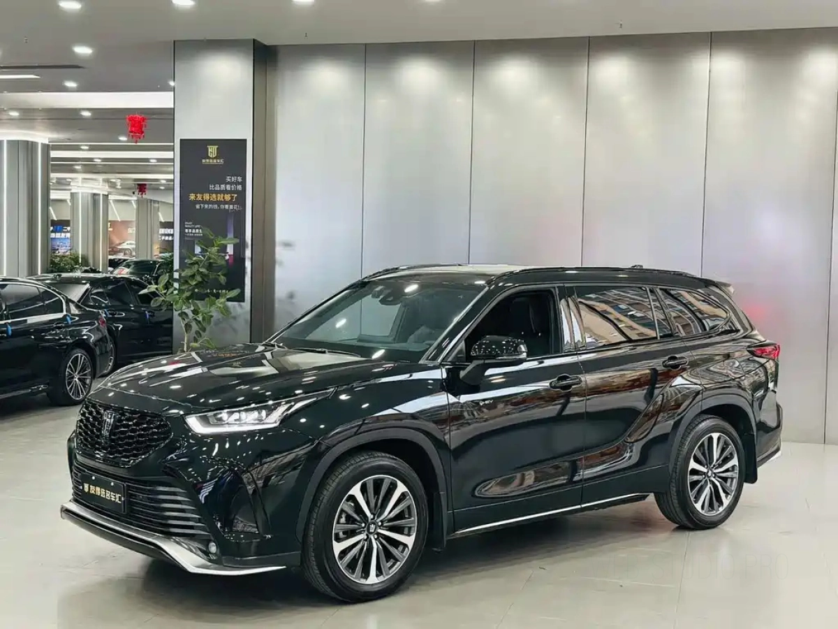 TOYOTA CROWN KLUGER  2025