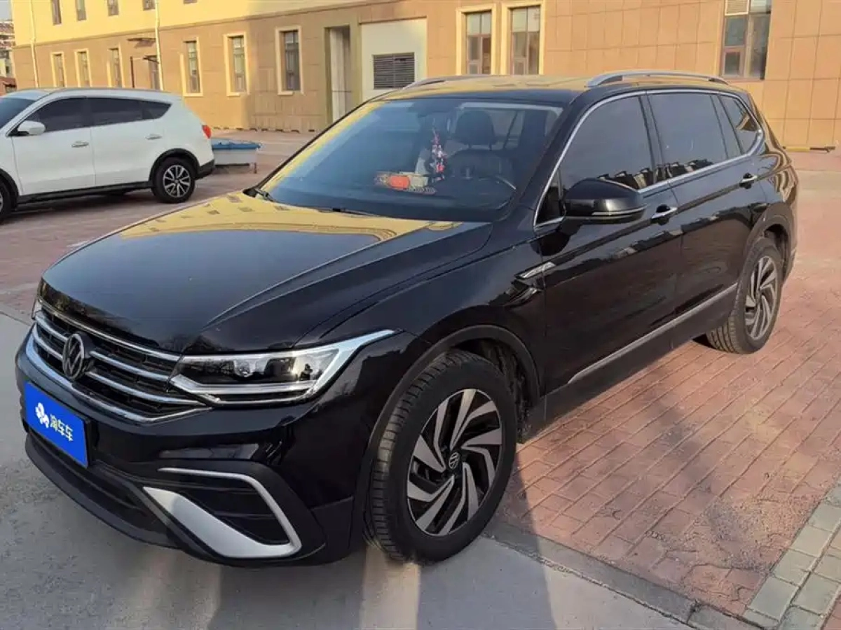 VOLKSWAGEN TIGUAN L  2024