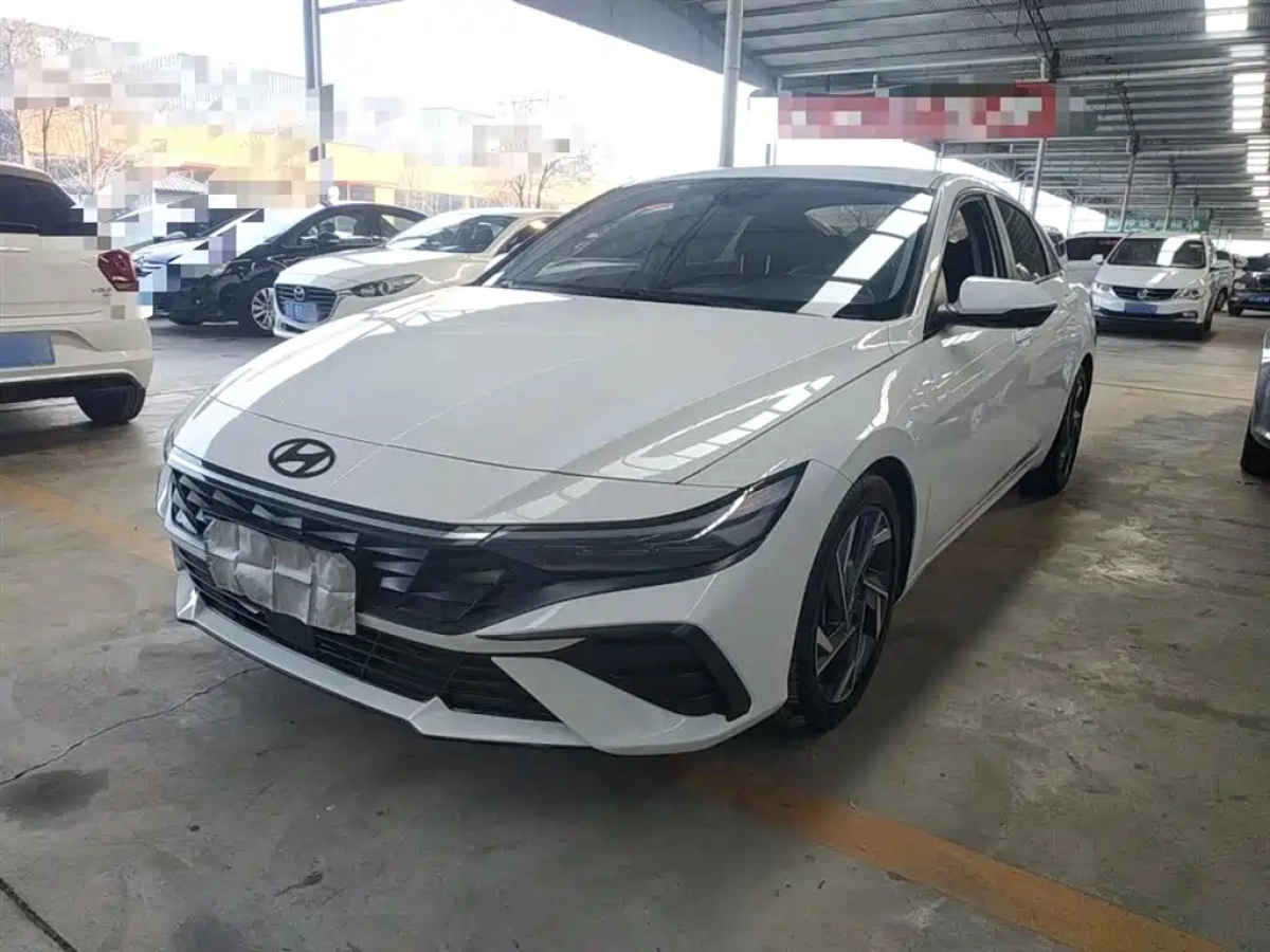 HYUNDAI ELANTRA