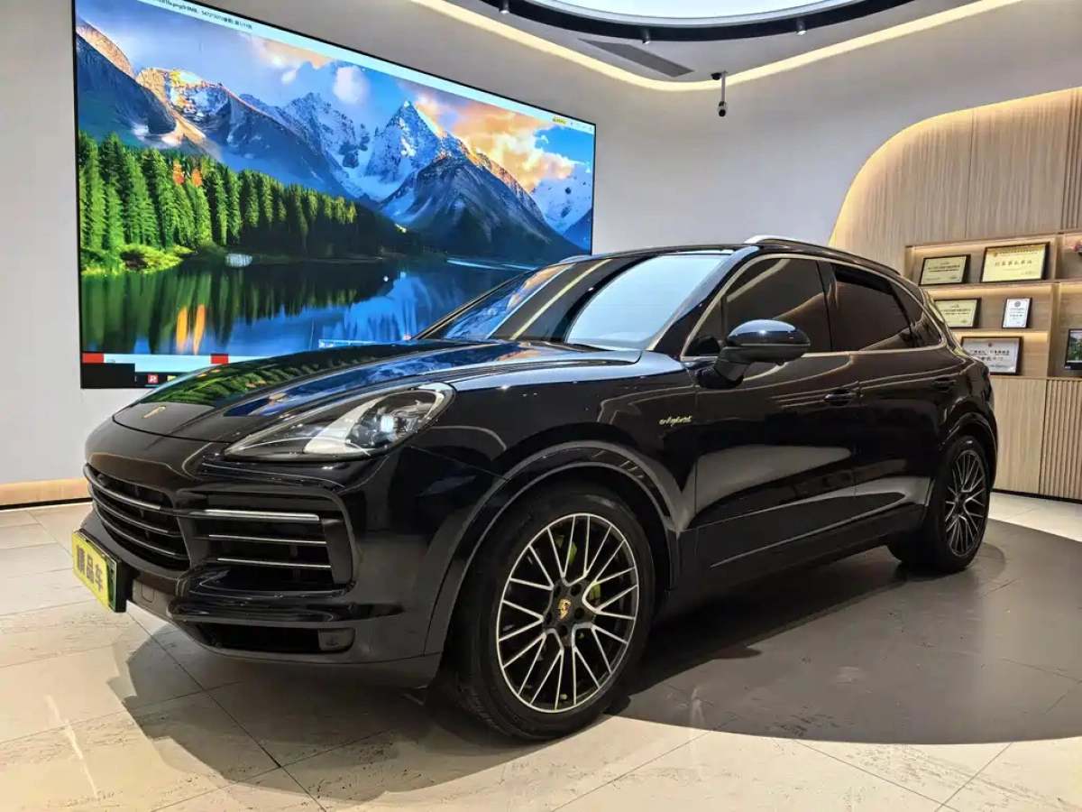 PORSCHE CAYENNE NEW ENERGY  2021