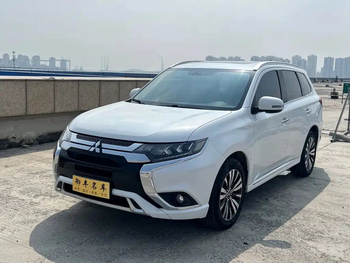 MITSUBISHI OUTLANDER  2021