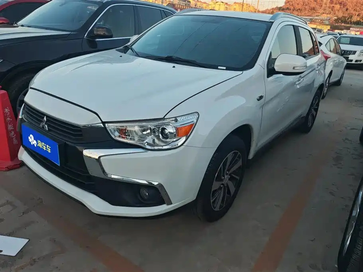 MITSUBISHI ASX  2020