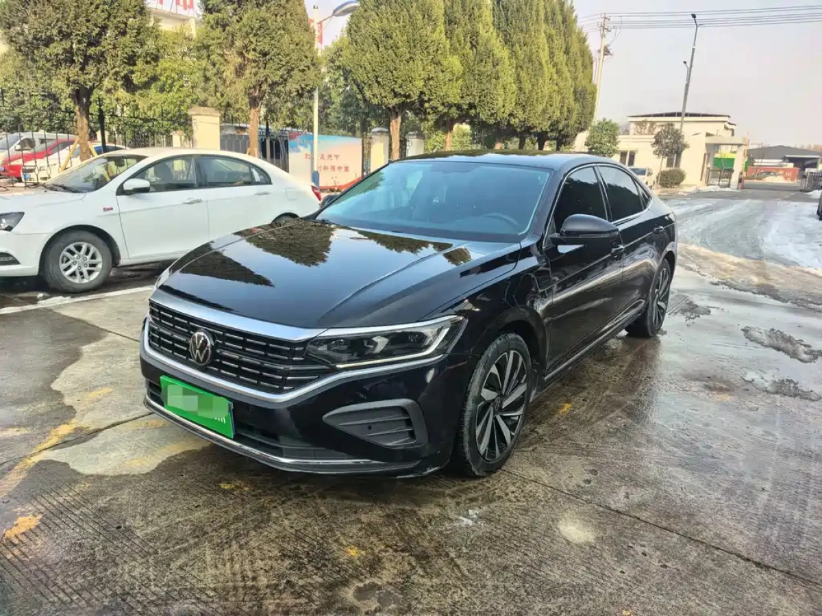 VOLKSWAGEN PASSAT  2024