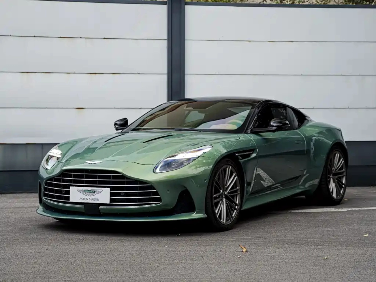 ASTON MARTIN DB12  2024