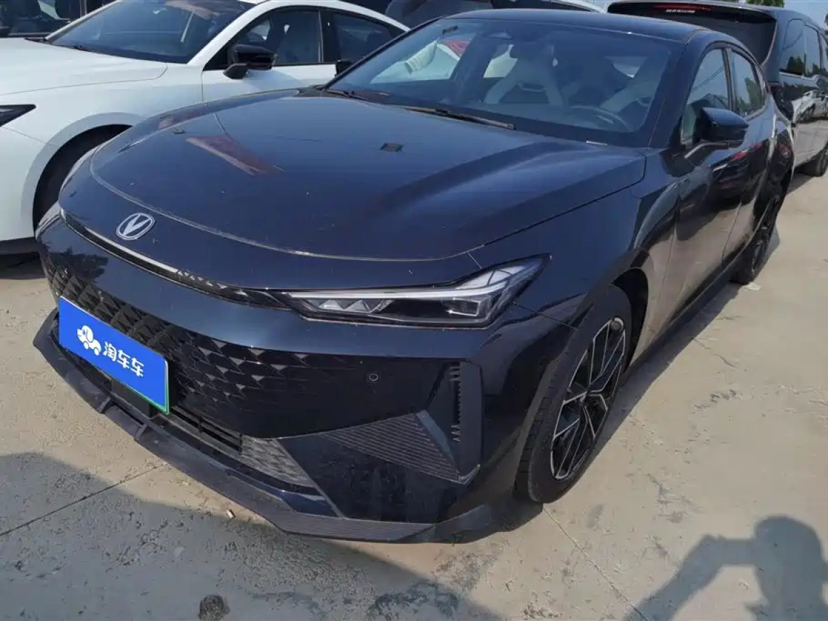 CHANGAN UNI-V IDD  2025