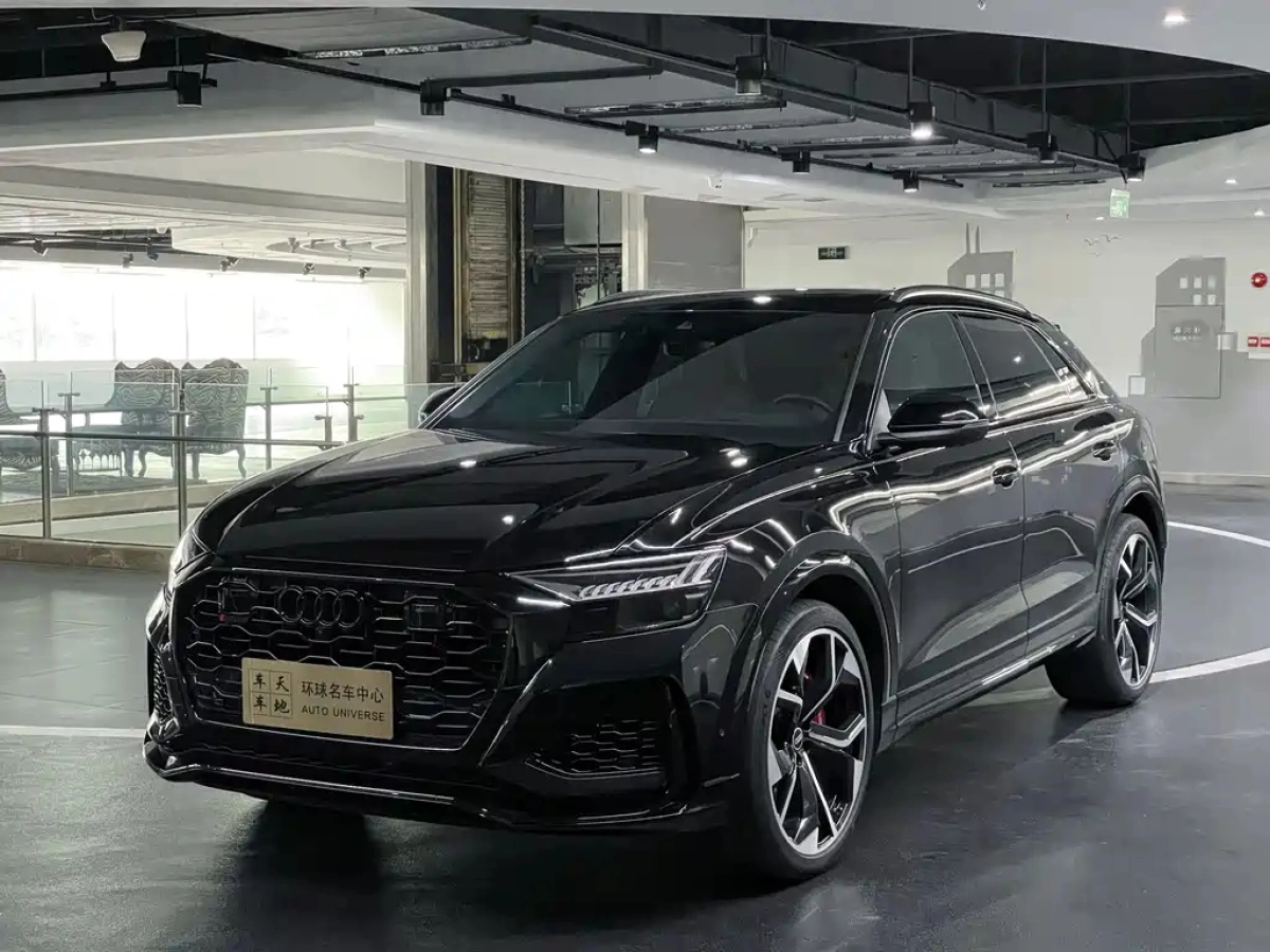 AUDI RS Q8  2022