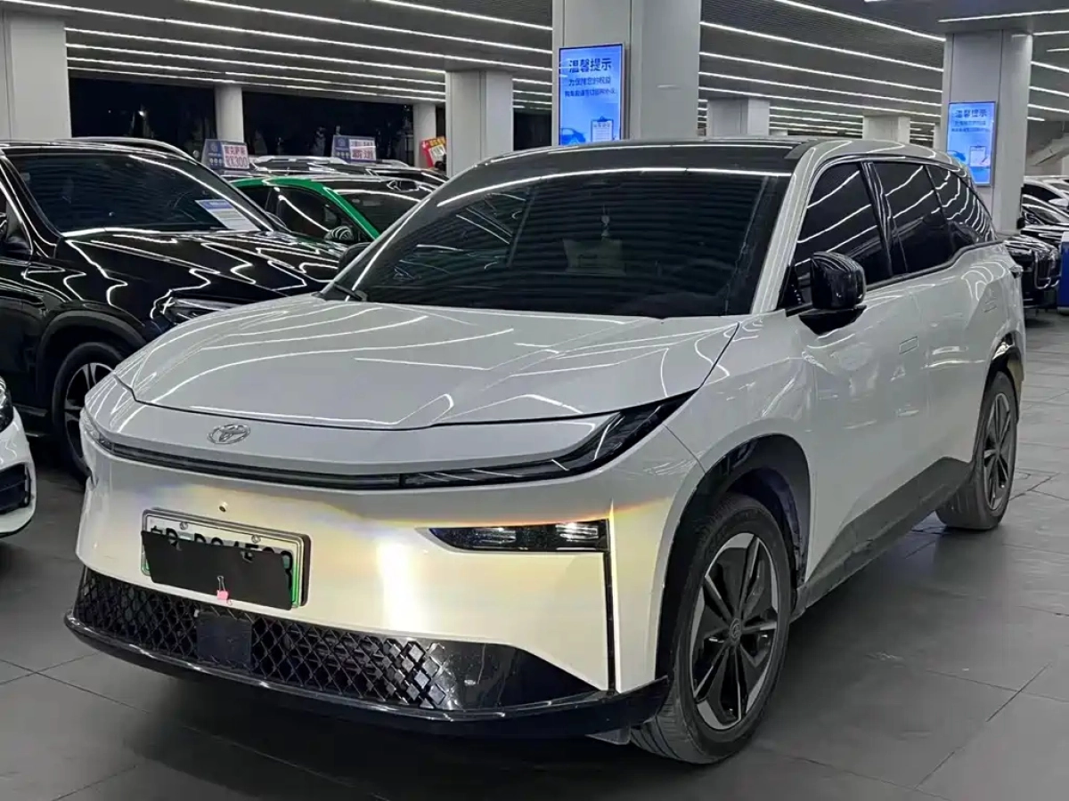 TOYOTA BZ3X  2025