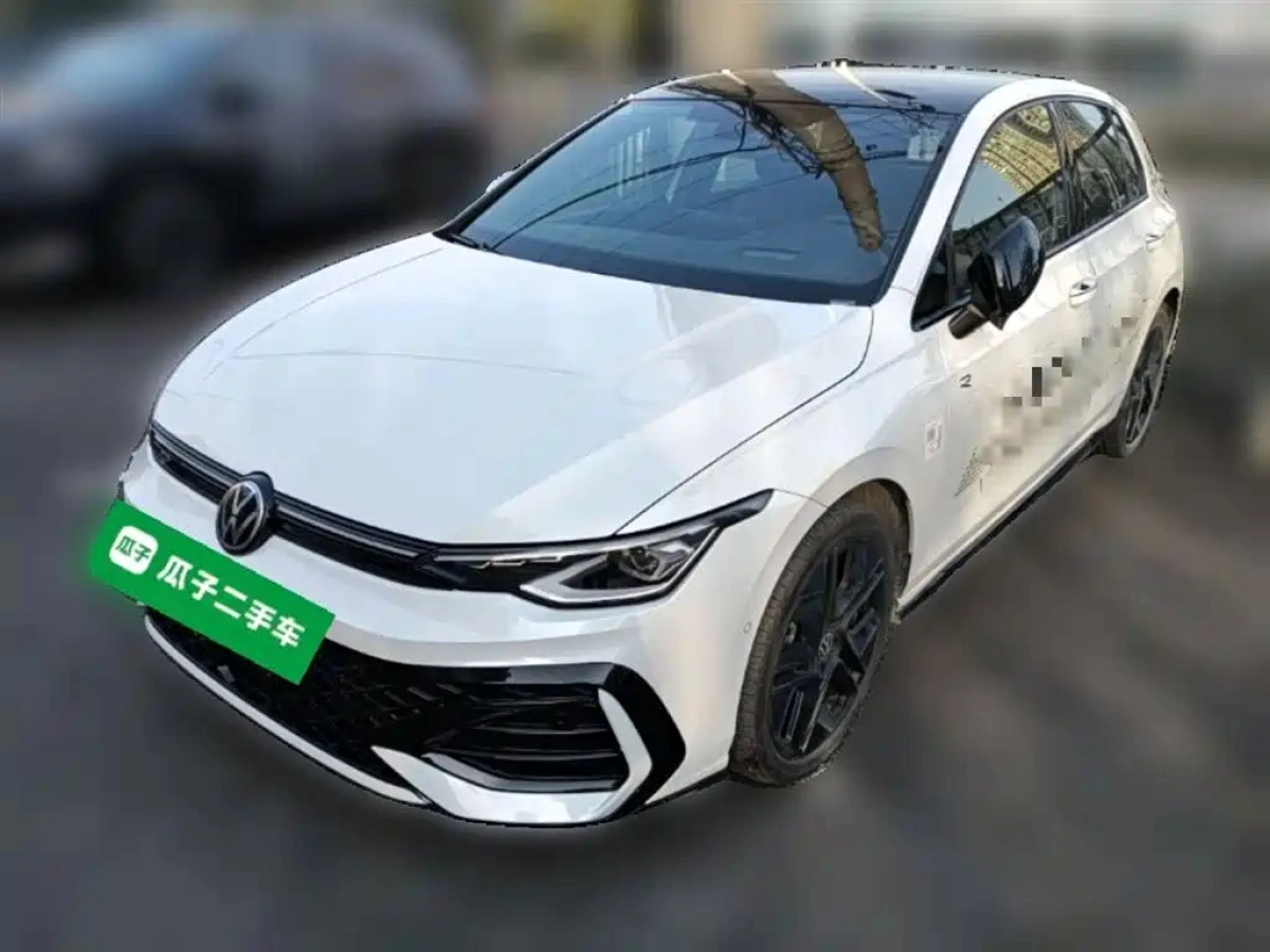 VOLKSWAGEN GOLF  2025