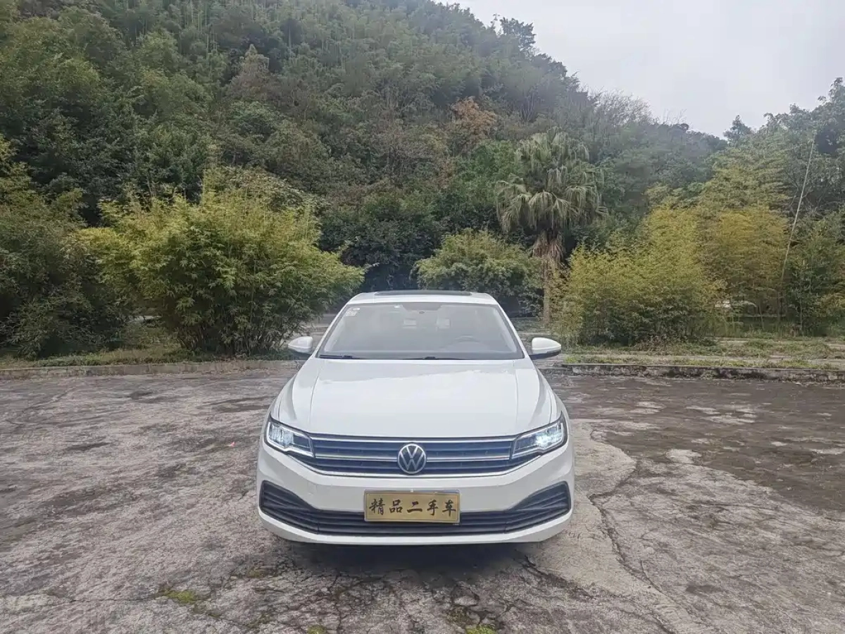 VOLKSWAGEN BORA  2021