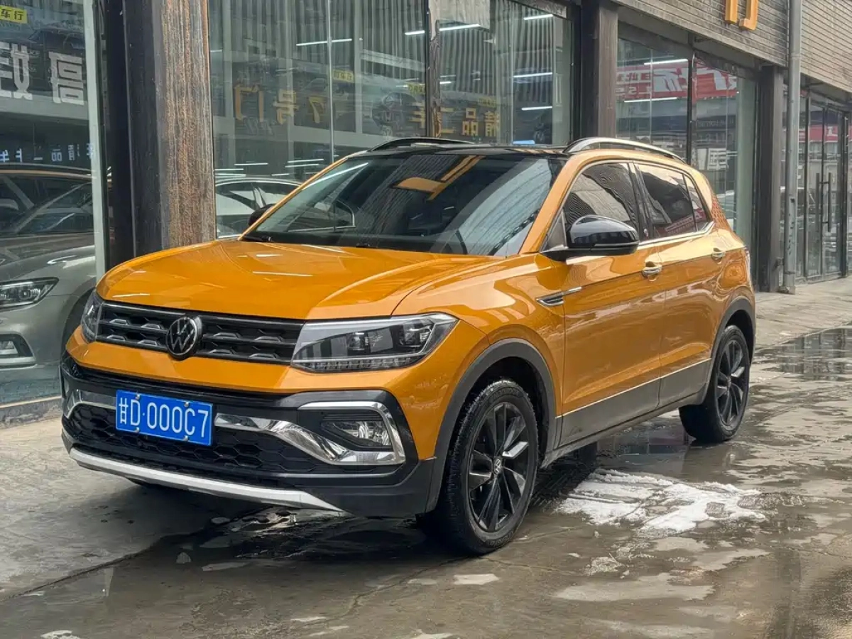 VOLKSWAGEN T-CROSS
