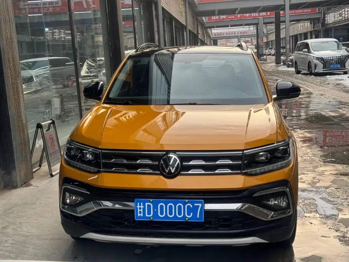 VOLKSWAGEN T-CROSS