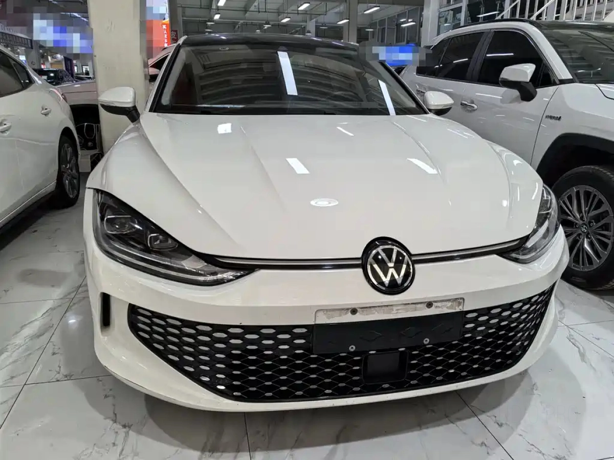 VOLKSWAGEN LAMANDO