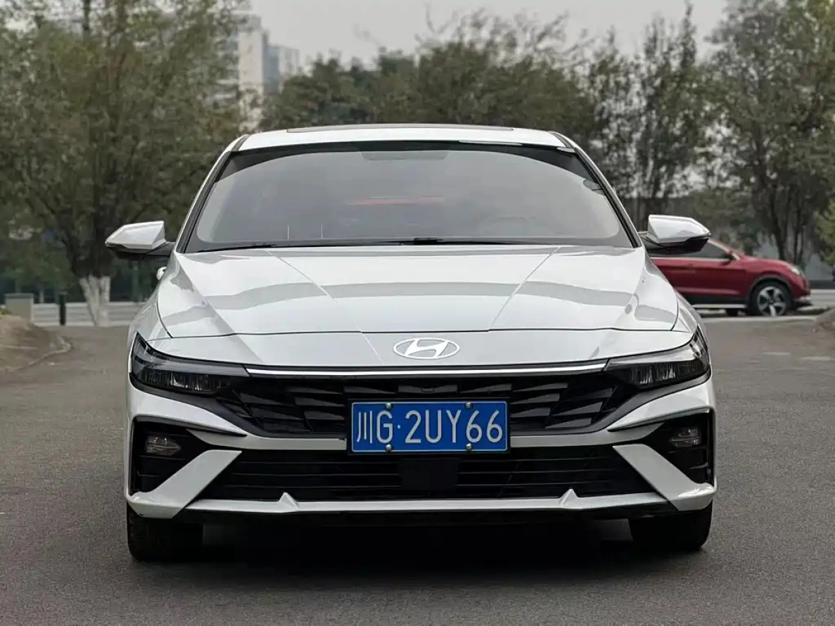 HYUNDAI ELANTRA