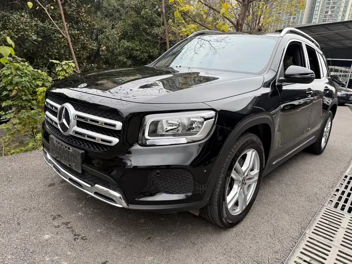 MERCEDES-BENZ GLB
