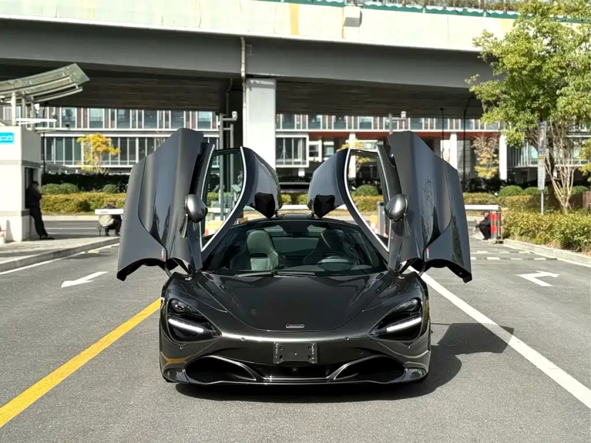 MCLAREN 720S