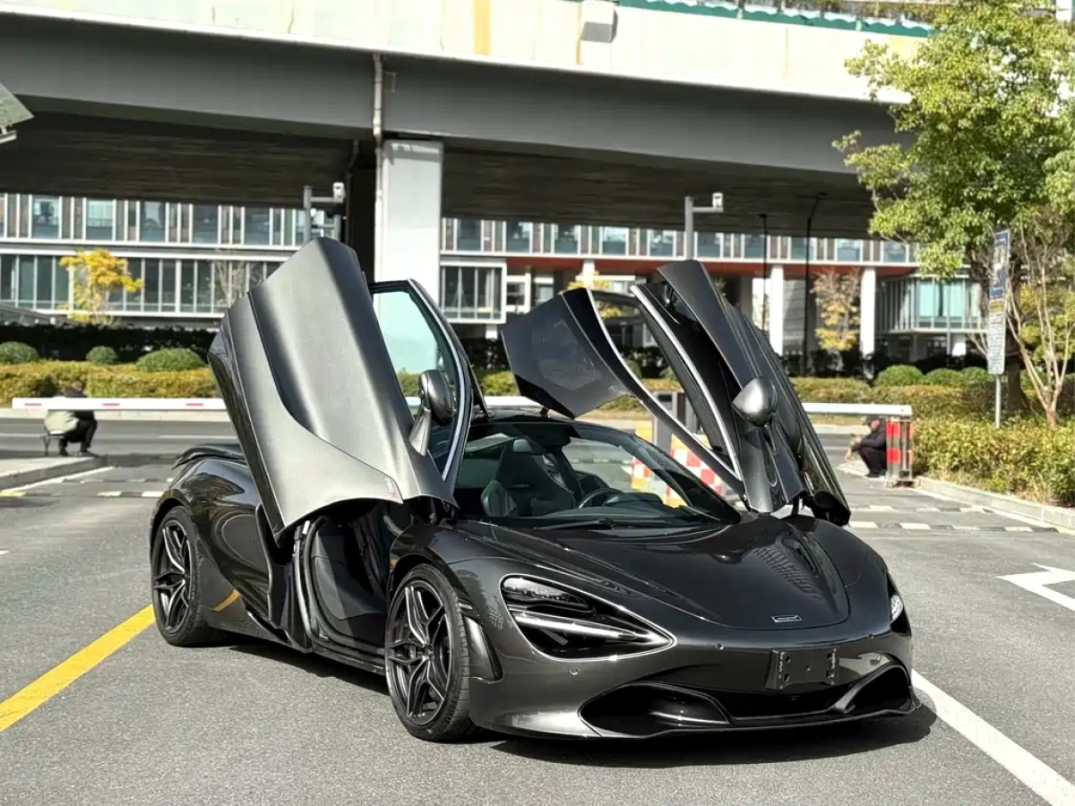 MCLAREN 720S