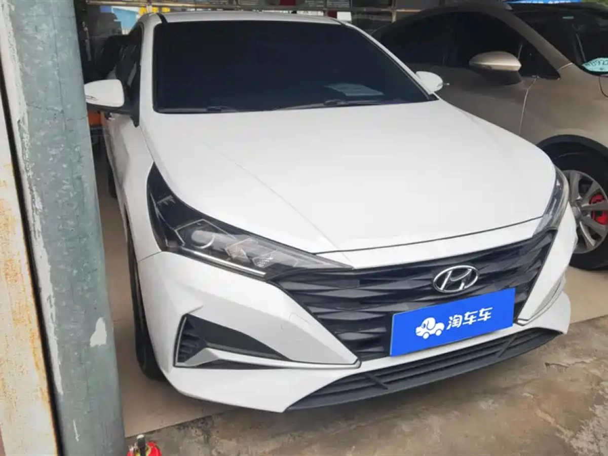 HYUNDAI VERNA
