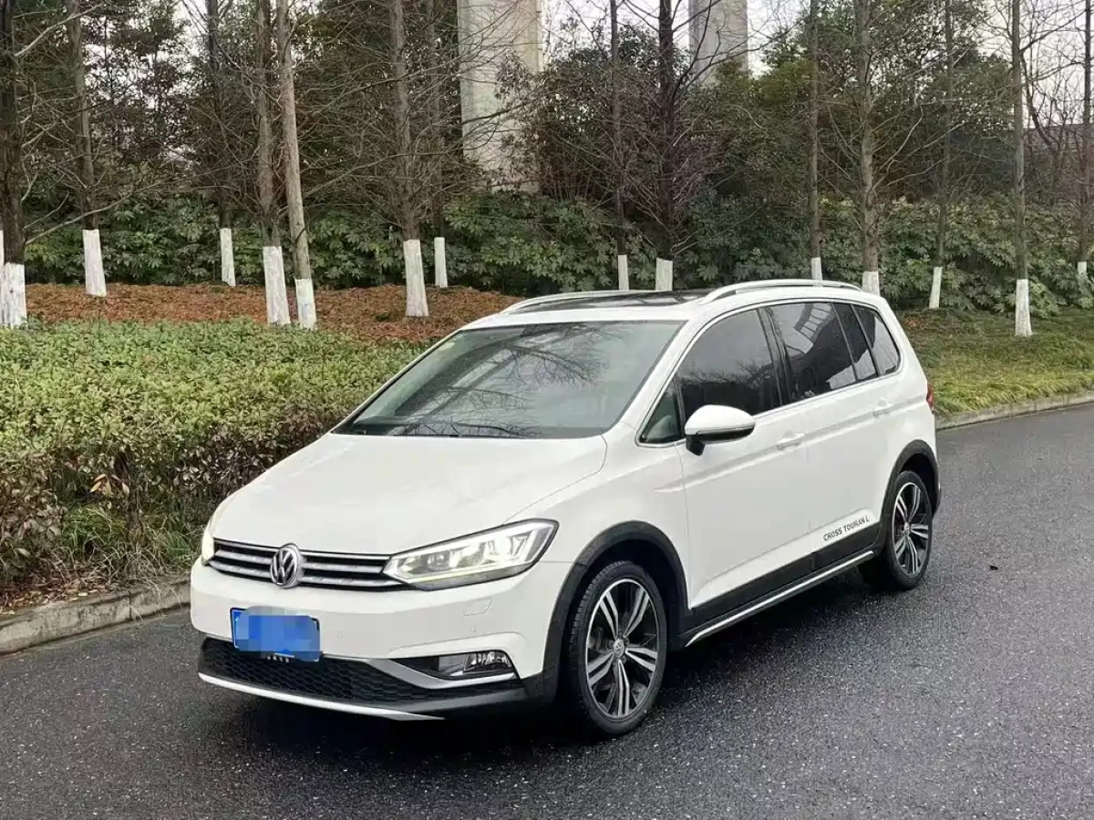 VOLKSWAGEN TOURAN  2019