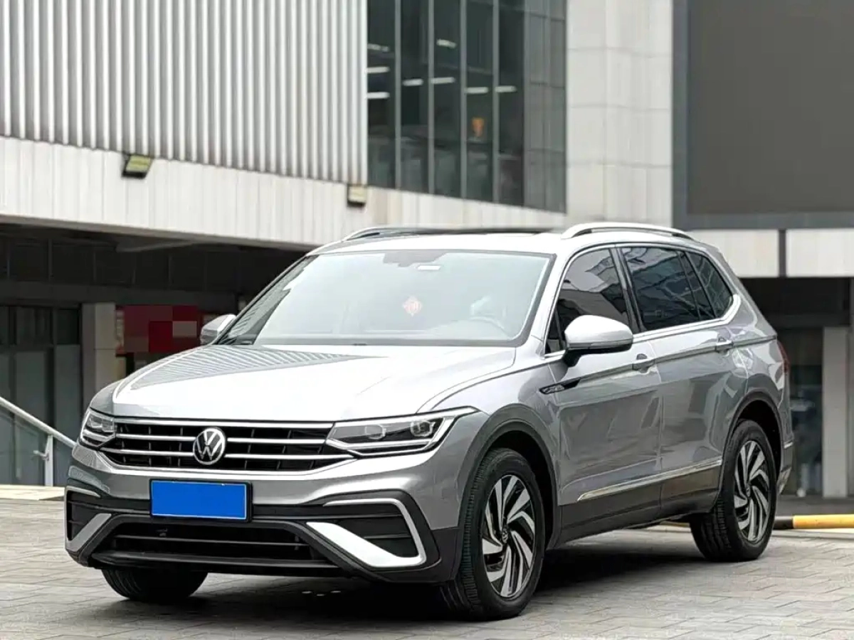 VOLKSWAGEN TIGUAN L  2023